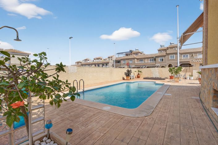 Image No.4-4 Bed Villa for sale