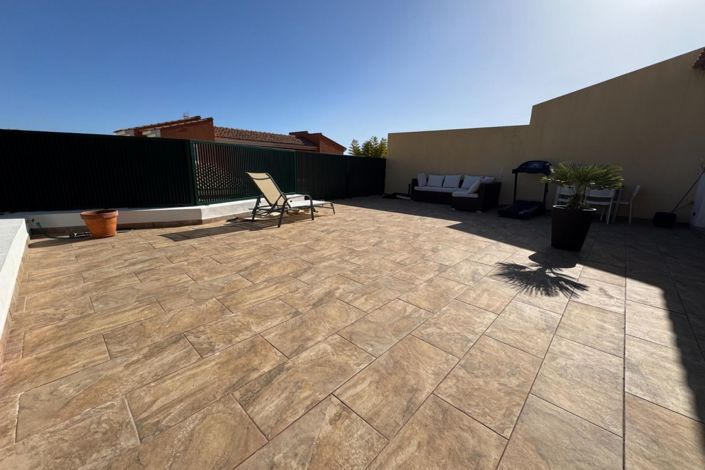 Image No.20-3 Bed Townhouse for sale