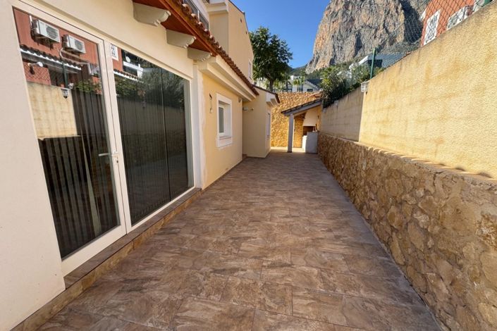 Image No.23-3 Bed Townhouse for sale