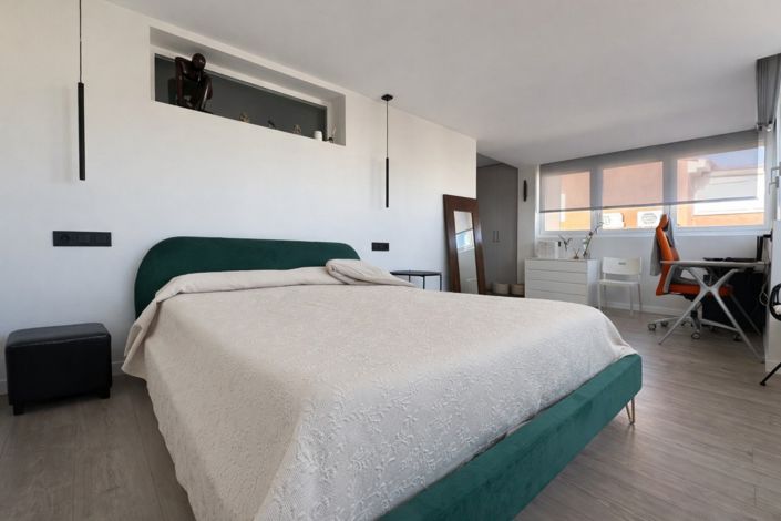 Image No.8-3 Bed Townhouse for sale