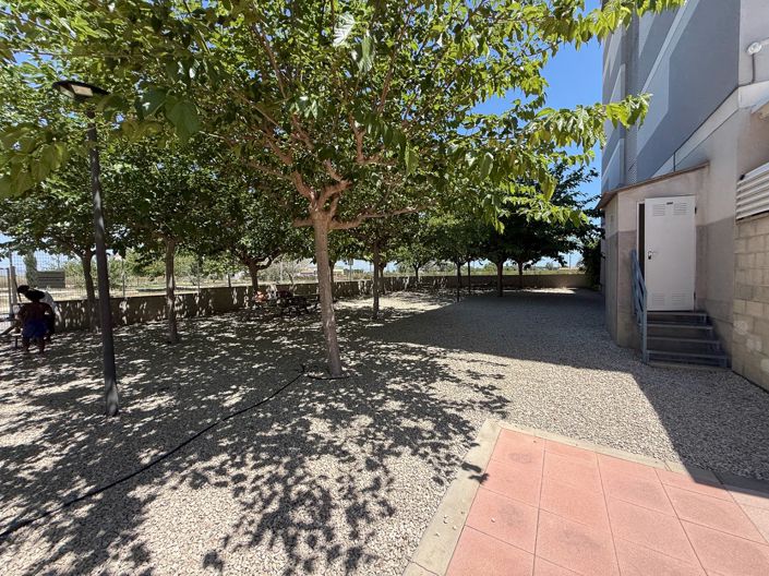 Image No.29-3 Bed Flat for sale