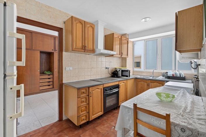 Image No.10-4 Bed Flat for sale