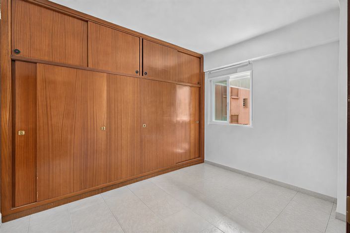 Image No.11-4 Bed Flat for sale