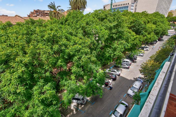 Image No.18-4 Bed Flat for sale