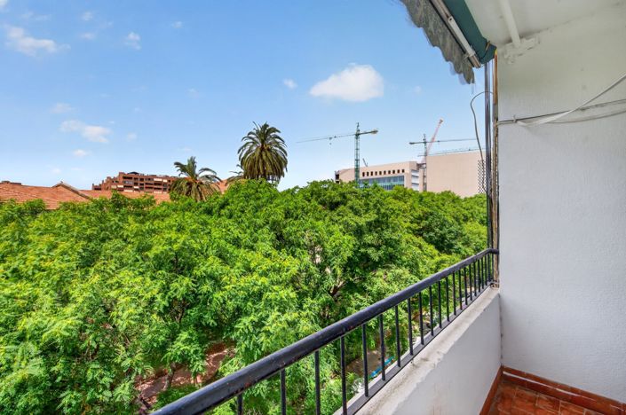 Image No.20-4 Bed Flat for sale