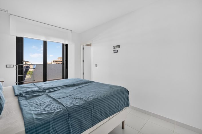 Image No.24-3 Bed Penthouse for sale