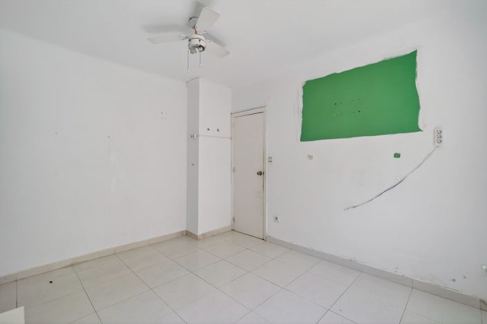 Image No.10-3 Bed Flat for sale