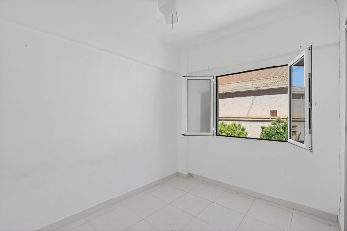 Image No.13-3 Bed Flat for sale
