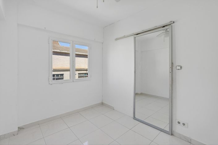 Image No.15-3 Bed Flat for sale