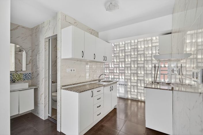 Image No.3-3 Bed Flat for sale