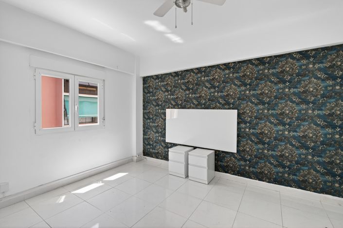 Image No.9-3 Bed Flat for sale