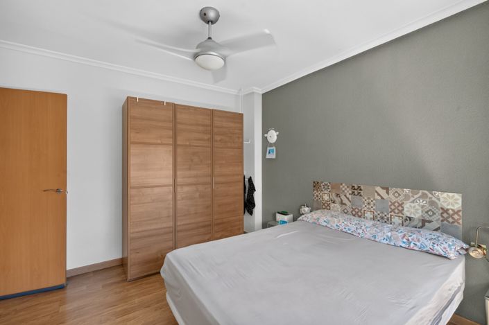 Image No.11-4 Bed Flat for sale