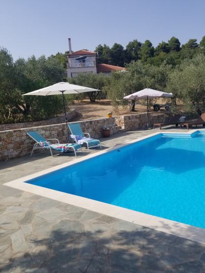 Image No.2-Maison / Villa de 3 chambres à vendre à Alonnisos