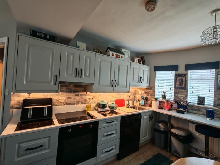 Image No.8-3 Bed House for sale