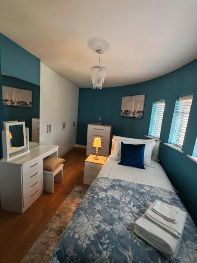 Image No.12-3 Bed House for sale