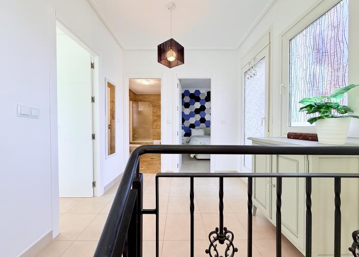 Image No.17-2 Bed Semi-Detached for sale