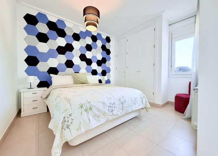 Image No.25-2 Bed Semi-Detached for sale