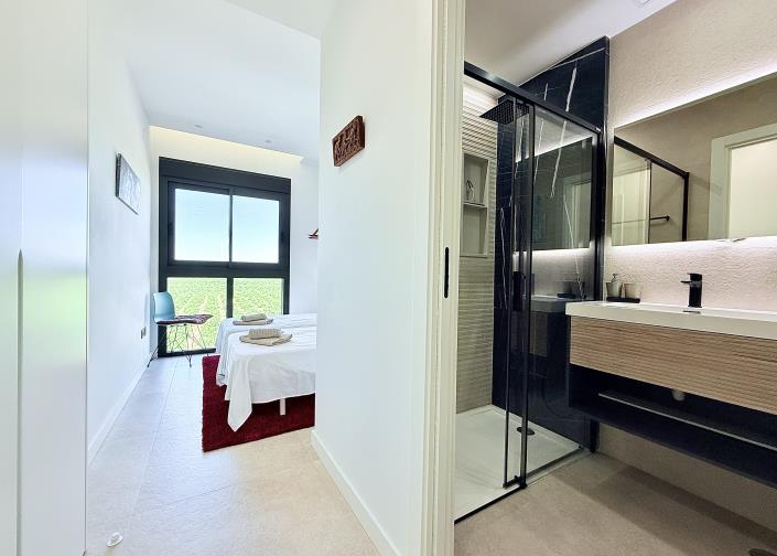 Image No.12-2 Bed Apartment for sale