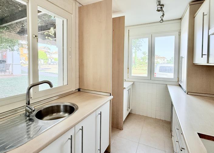 Image No.11-3 Bed Villa / Detached for sale