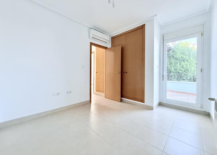 Image No.23-3 Bed Villa / Detached for sale