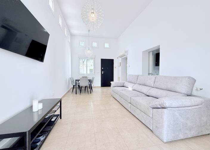 Image No.6-2 Bed Villa / Detached for sale