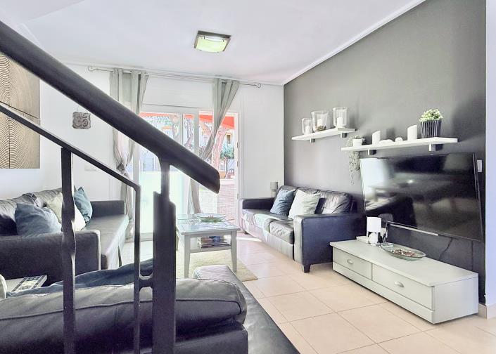 Image No.13-2 Bed Semi-Detached for sale