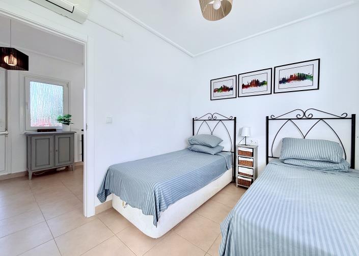 Image No.21-2 Bed Semi-Detached for sale