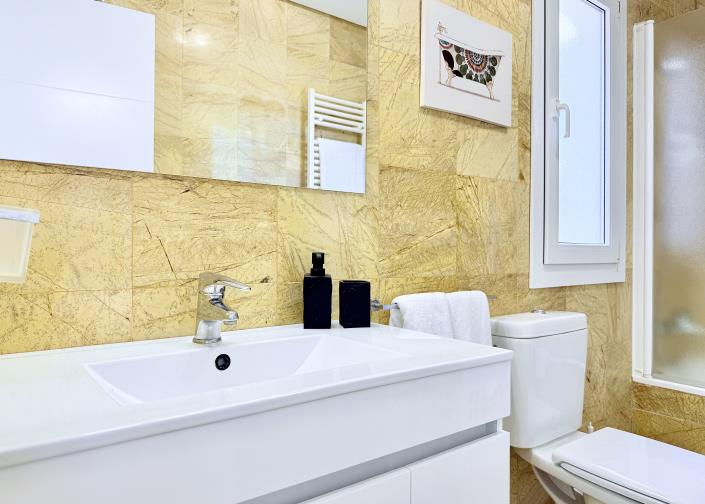 Image No.23-2 Bed Semi-Detached for sale