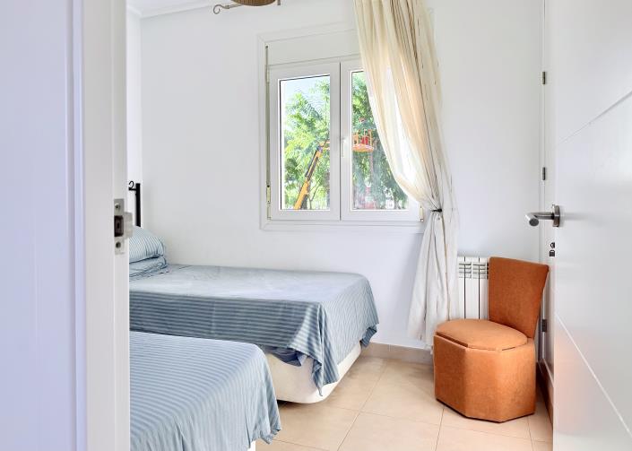 Image No.28-2 Bed Semi-Detached for sale