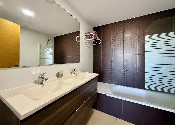 Image No.14-2 Bed Apartment for sale