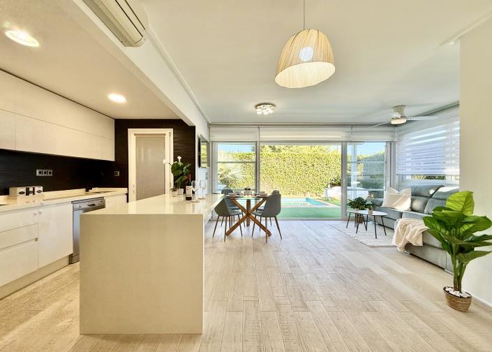 Image No.12-4 Bed Villa for sale