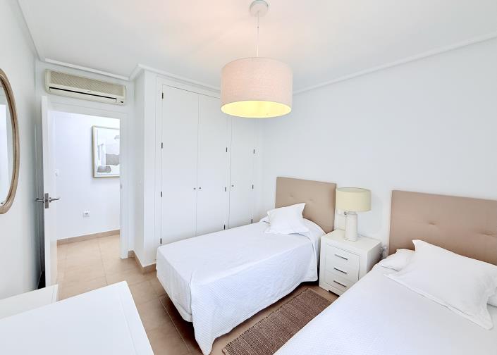 Image No.25-3 Bed Villa / Detached for sale