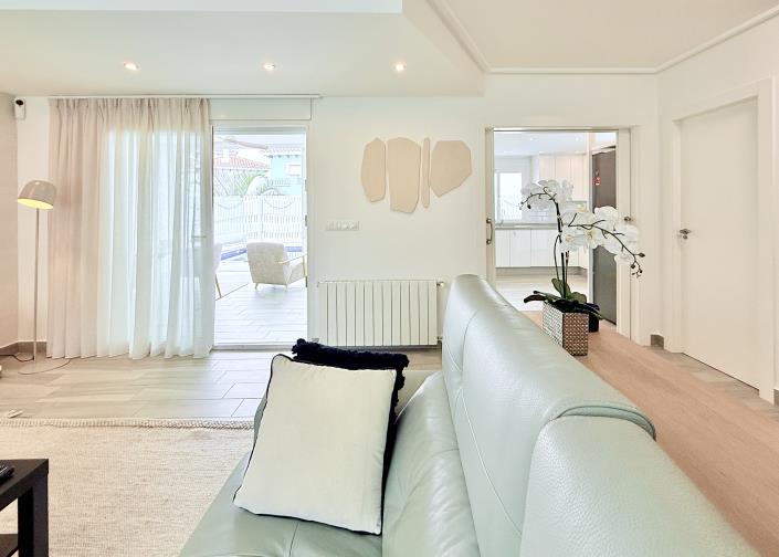 Image No.6-3 Bed Villa / Detached for sale