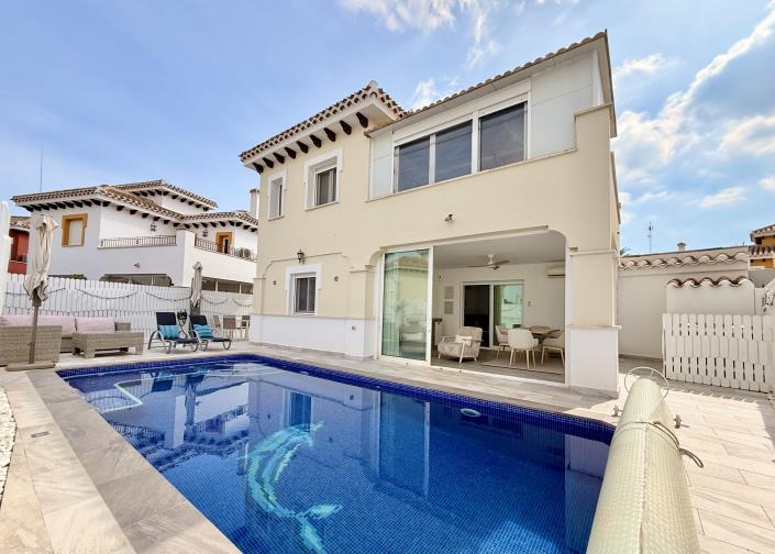 Image No.34-3 Bed Villa / Detached for sale