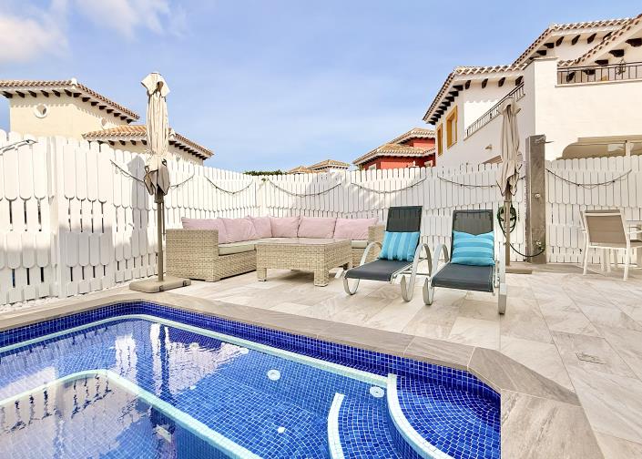 Image No.38-3 Bed Villa / Detached for sale