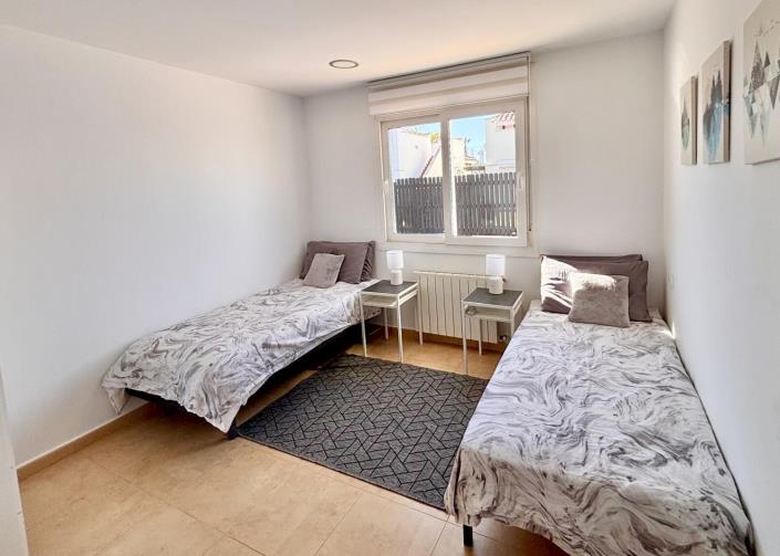 Image No.9-2 Bed Villa / Detached for sale