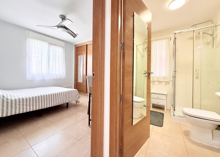 Image No.5-2 Bed House/Villa for sale