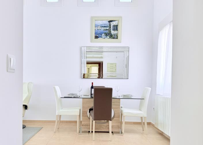 Image No.9-2 Bed House/Villa for sale