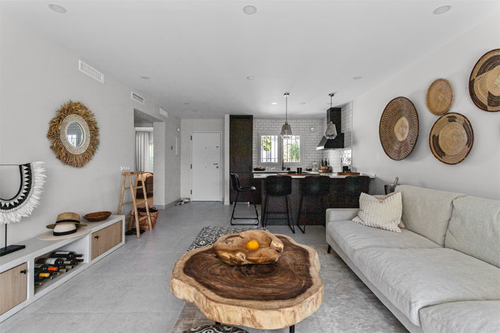 Image No.15-2 Bed Property for sale