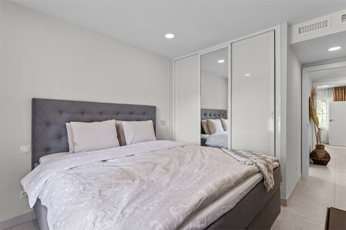 Image No.20-2 Bed Property for sale