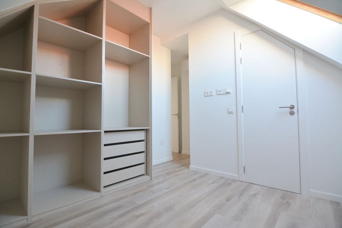 Image No.9-2 Bed Property for sale