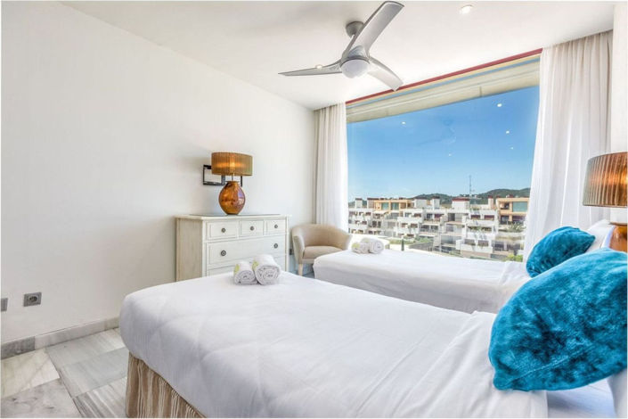 Image No.10-3 Bed Property for sale