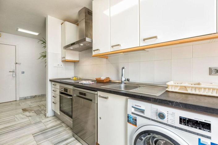 Image No.6-3 Bed Property for sale