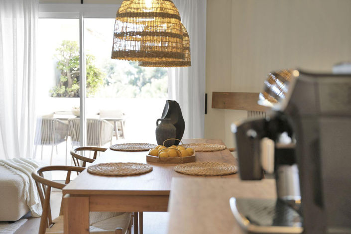 Image No.12-2 Bed Property for sale