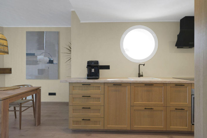 Image No.13-2 Bed Property for sale