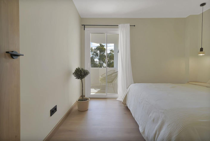 Image No.18-2 Bed Property for sale