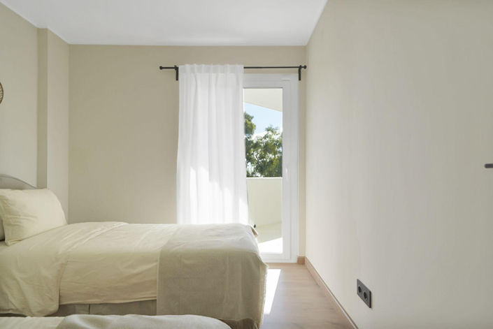 Image No.22-2 Bed Property for sale