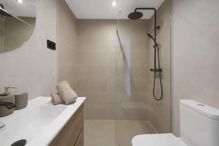 Image No.24-2 Bed Property for sale