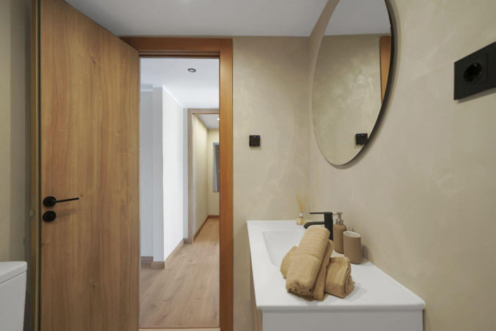 Image No.25-2 Bed Property for sale