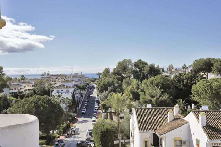 Image No.30-2 Bed Property for sale